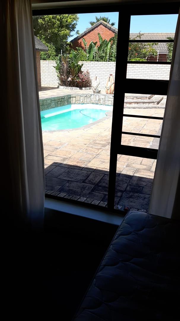 2 Bedroom Property for Sale in Summerstrand Eastern Cape